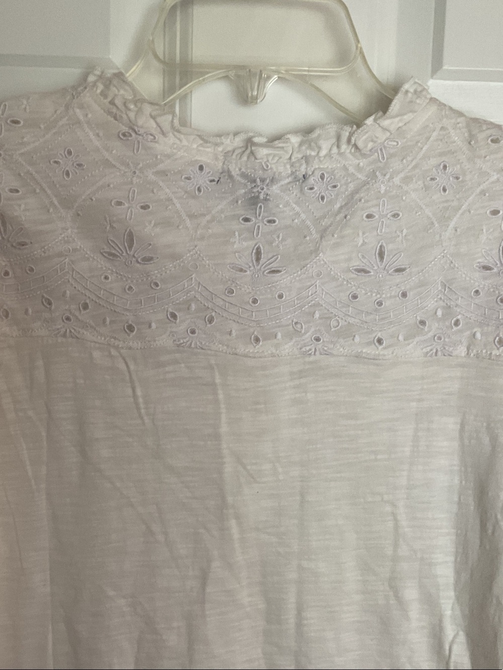 Democracy White Eyelet Collar Women's Top - Picture 6 of 8